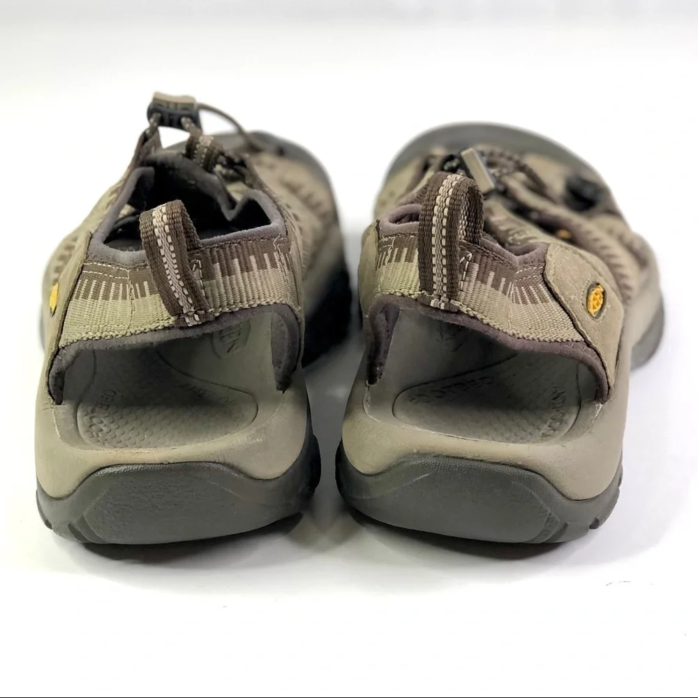 Keen Newport H2 Black Olive water shoes sandals men’s 10